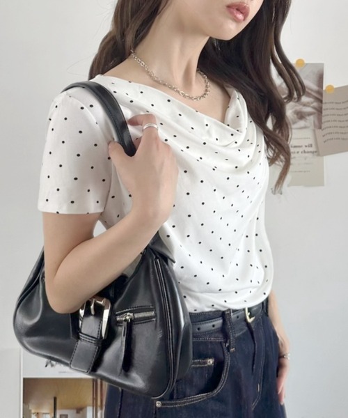 TREOVER（トレオーバー）の「上品なドレープが目を惹くドット柄トップス（Tシャツ/カットソー・レディース・オフホワイト/ブラック/杢グレー・FREE）」の5枚目の写真