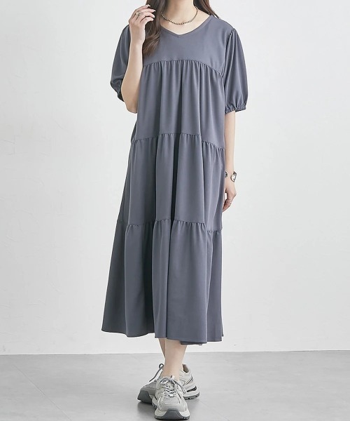 SMILE LAND（スマイルランド）の「＜大きいサイズ＞ 美ラクRUタッチティアードワンピース（接触冷感・UVカット）（ワンピース・レディース・グレイッシュブルー・L/LL/3L/4L/5L）」の7枚目の写真