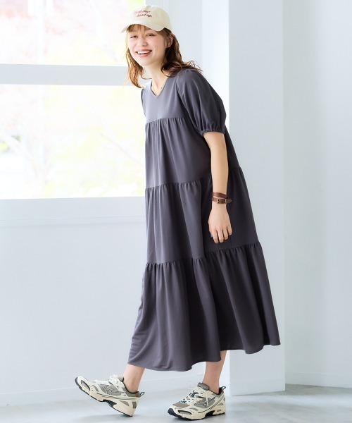 SMILE LAND（スマイルランド）の「＜大きいサイズ＞ 美ラクRUタッチティアードワンピース（接触冷感・UVカット）（ワンピース・レディース・グレイッシュブルー・L/LL/3L/4L/5L）」の10枚目の写真