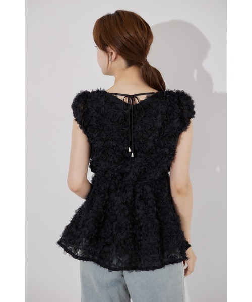 tocco closet(トッコ クローゼット)の「後ろリボン付き立体フラワーペプラムチュニック(シャツ/ブラウス・レディース・アイボリー/ブラック・M)」の15枚目の写真