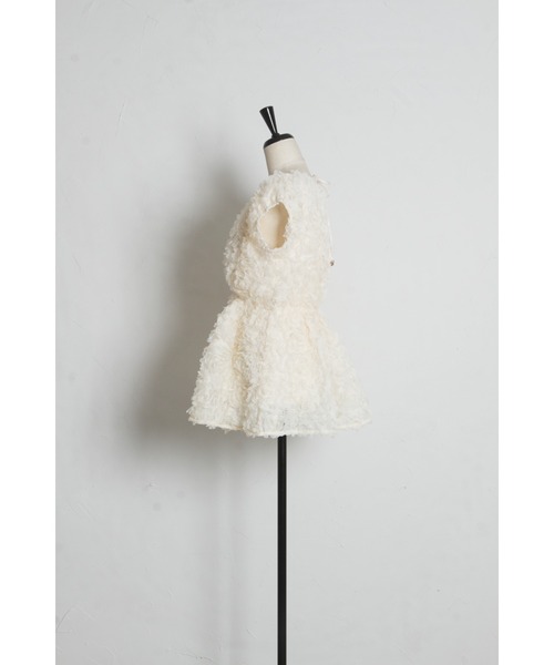 tocco closet(トッコ クローゼット)の「後ろリボン付き立体フラワーペプラムチュニック(シャツ/ブラウス・レディース・アイボリー/ブラック・M)」の19枚目の写真