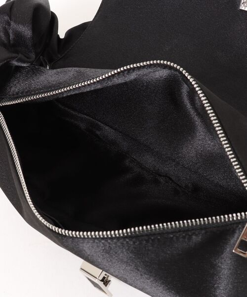 prendre la joie(プレンドレラジョア)の「【Prendre la joie】アシンメトリーサテンクラッチバッグ/ギャザー2WAYショルダー/パーティーバッグ(クラッチバッグ・レディース・イエローゴールド/ブラック/シルバー・FREE)」の6枚目の写真