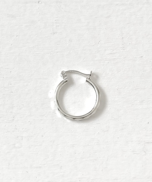 THEATER(シアター)の「THEATER シアター ダイヤモンドカットチャンキーフープシルバーピアス L size(taxco)(ピアス(両耳用)・レディース・シルバー・FREE)」の3枚目の写真