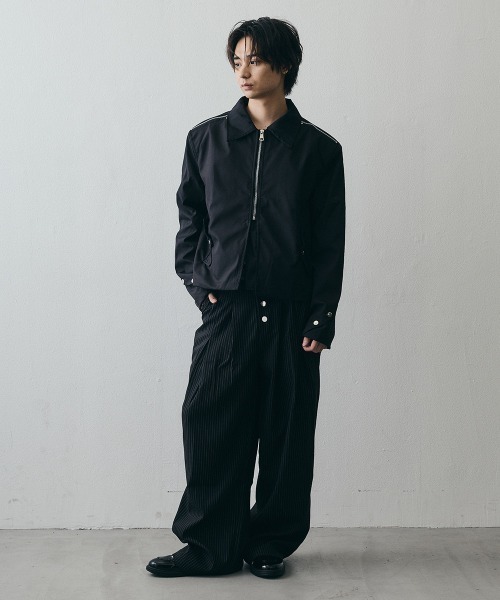Shoowtime(ショウタイム)の「Minimal Stand Collar Half-Zip Short Blouson / ミニマルスタンドカラーハーフジップショートブルゾン(ブルゾン・メンズ・ブラック・X-LARGE/LARGE/MEDIUM)」の3枚目の写真