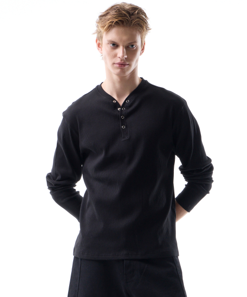 LEARVE(ルアブ)の「デイビッド Vネック スナップ ヘンリーネック ロングスリーブ ブラック(Tシャツ/カットソー・メンズ・その他・LARGE/X-LARGE/MEDIUM)」の1枚目の写真