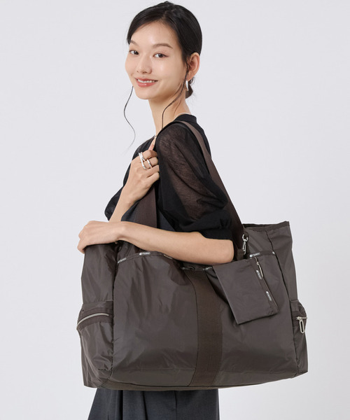 LeSportsac(レスポートサック)の「【Essential Collection×Naoko Okusa】URBAN TOTE2 ダークチョコレートC(トートバッグ・レディース・ブラウン・FREE)」の1枚目の写真