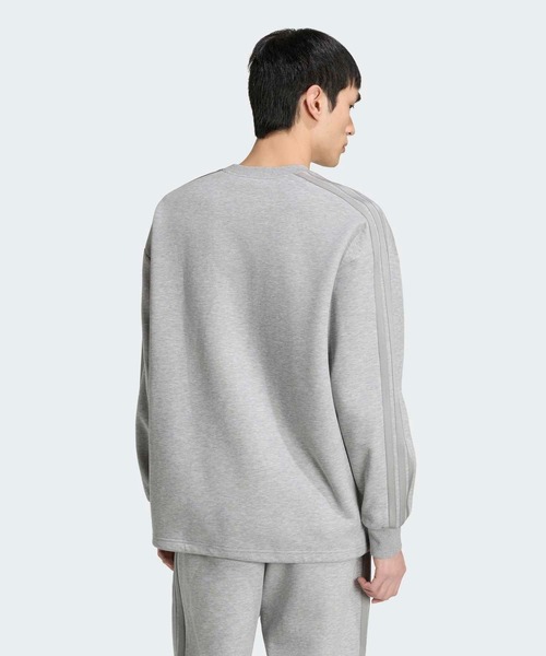 adidas(アディダス)の「エッセンシャルズ プラス ルーズフィット スリーストライプス コンテンポラリー スペーサーニット スウェットシャツ / トレーナー / アディダス adidas(スウェット・メンズ・グレー・XX-LARGE/3XL/X-LARGE/SMALL/LARGE/MEDIUM)」の2枚目の写真