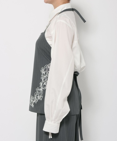 LEPSIM(レプシィム)の「《UN STANDARD by LEPSIM》チェーン刺繍ホルターネックキャミソール 1051936(キャミソール・レディース・ネイビー/グレー・FREE)」の19枚目の写真