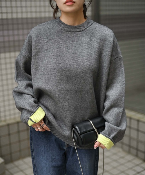 &HALF(アンドハーフ)の「袖配色クルーネックニット(洗えるニット)(ニット/セーター・レディース・グレー/ブルー/ブラック・FREE)」の2枚目の写真