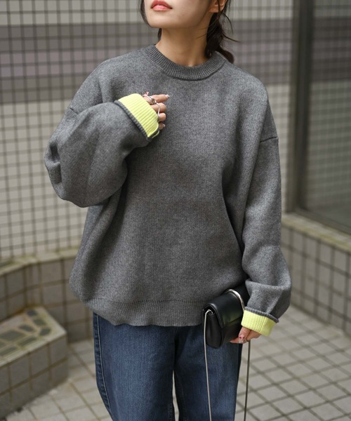 &HALF(アンドハーフ)の「袖配色クルーネックニット(洗えるニット)(ニット/セーター・レディース・グレー/ブルー/ブラック・FREE)」の5枚目の写真
