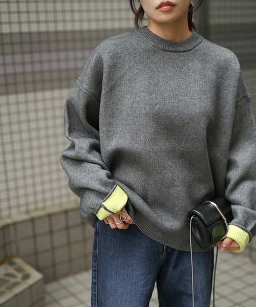 &HALF(アンドハーフ)の「袖配色クルーネックニット(洗えるニット)(ニット/セーター・レディース・グレー/ブルー/ブラック・FREE)」の6枚目の写真