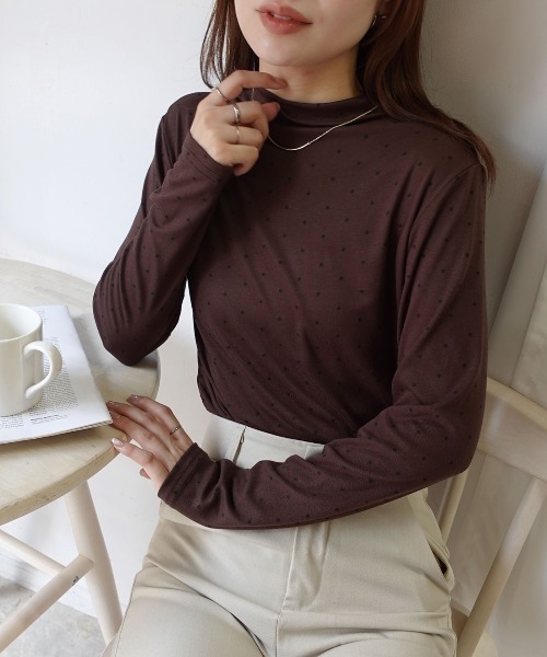 CORNERS(コーナーズ)の「ドット柄プチハイネックトップス(Tシャツ/カットソー・レディース・ブラウン/グレー/チャコールグレー/ホワイト・M)」の4枚目の写真
