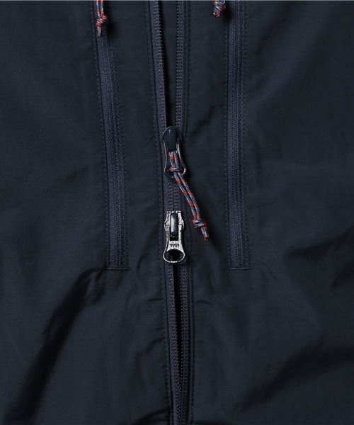 FJALL RAVEN (フェールラーベン)の「High Coast Hybrid Jacket (FJALLRAVEN/フェールラーベン)(ナイロンジャケット・メンズ・ネイビー/ブルー/ダークグレー・MEDIUM/X-SMALL/SMALL/LARGE)」の11枚目の写真
