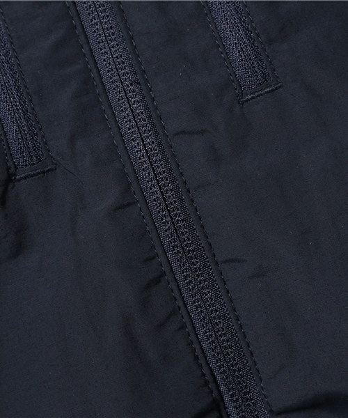 FJALL RAVEN (フェールラーベン)の「High Coast Hybrid Jacket (FJALLRAVEN/フェールラーベン)(ナイロンジャケット・メンズ・ネイビー/ブルー/ダークグレー・MEDIUM/X-SMALL/SMALL/LARGE)」の13枚目の写真