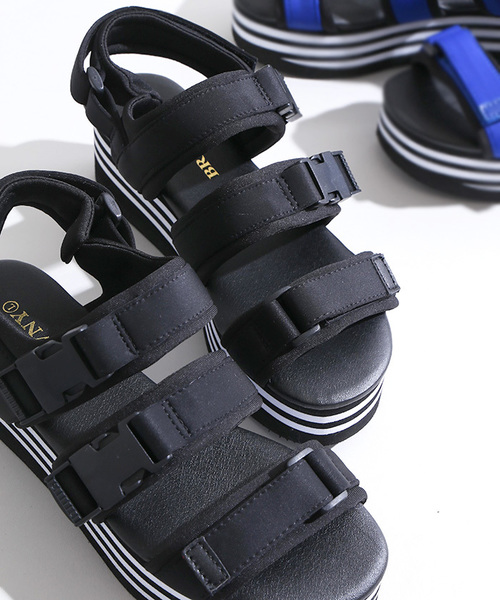 WEGO（ウィゴー）の「WEGO/厚底テープサンダル（サンダル・レディース・ブルー/ピンク/カーキ/ブラック・LARGE/MEDIUM）」の2枚目の写真