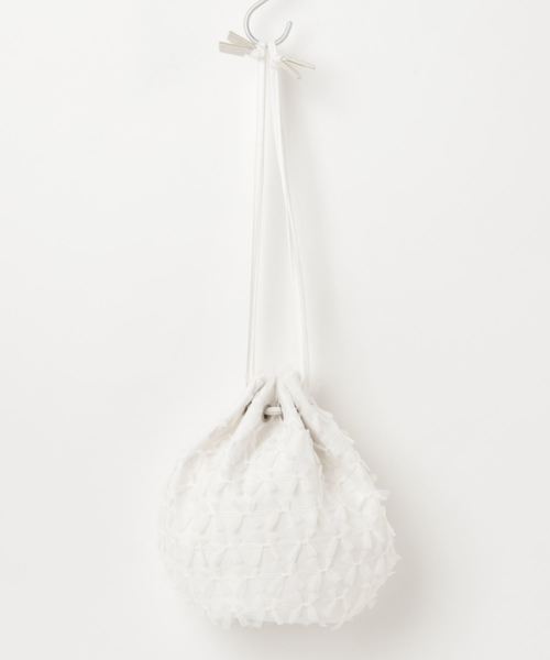 merlot plus（メルロープリュス）の「リボンチュール巾着ハンドバッグ2562（ハンドバッグ・レディース・ブラック/ピンク/ホワイト・FREE）」の2枚目の写真