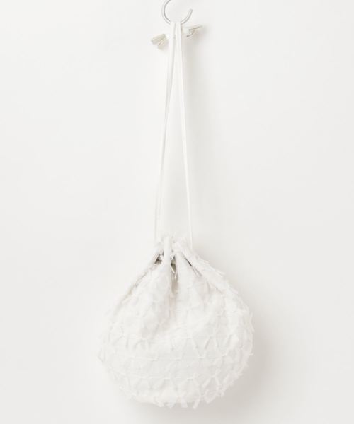 merlot plus（メルロープリュス）の「リボンチュール巾着ハンドバッグ2562（ハンドバッグ・レディース・ブラック/ピンク/ホワイト・FREE）」の4枚目の写真