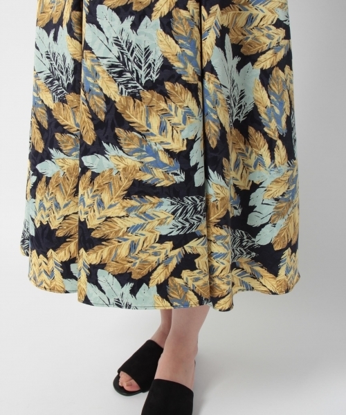 laboratory work（ラボラトリーワーク）の「羽柄セットアップワンピース（ワンピース・レディース・ベージュ/ネイビー・MEDIUM）」の5枚目の写真