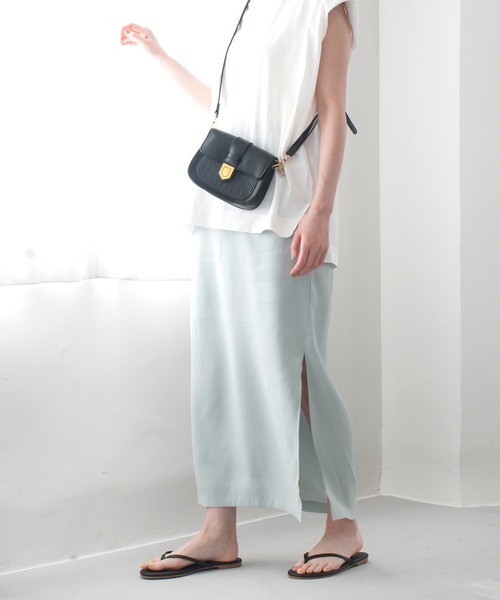 AmiAmi(アミアミ)の「大人カラートングサンダル(サンダル・レディース・グレイッシュベージュ/ピンクゴールド/ブラウン/シルバー/ゴールド/ブラック/パイソン/カーキ/アイボリー/レオパード/ベージュ/モカ/ダークベージュ/ブロンズ/ピンク/ライム・S/L/LL/M)」の18枚目の写真