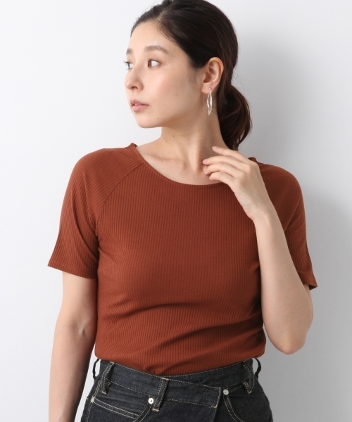 LEPSIM（レプシィム）の「TCボートネックテレコプルオーバーSS　802657（Tシャツ/カットソー・レディース・ブラック/ネイビー/ブラウン/ホワイト×ブラック・MEDIUM/LARGE）」の4枚目の写真