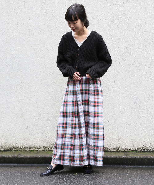 LOWRYS FARM（ローリーズファーム）の「タータンチェックタックスカート　812203（スカート・レディース・ネイビー/レッド/オフホワイト・MEDIUM/LARGE）」の16枚目の写真