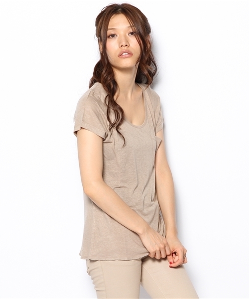 laule'a sunny side store（ラウレアサニーサイドストア）の「ベーシッククルーネックTee（Tシャツ/カットソー・レディース・ベージュ/オフホワイト・FREE）」の2枚目の写真