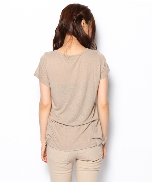 laule'a sunny side store（ラウレアサニーサイドストア）の「ベーシッククルーネックTee（Tシャツ/カットソー・レディース・ベージュ/オフホワイト・FREE）」の5枚目の写真