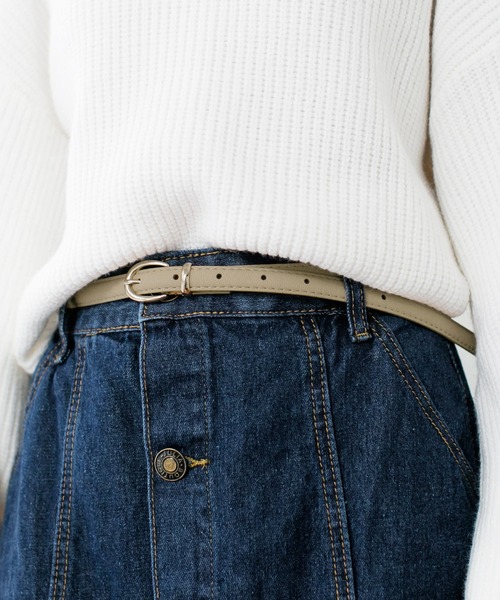 Julia Boutique（ジュリアブティック）の「フェイクレザーゴールドバックル細ベルト/550041（ベルト・レディース・ホワイト/ブラック/ベージュ/キャメル・ONE）」の5枚目の写真