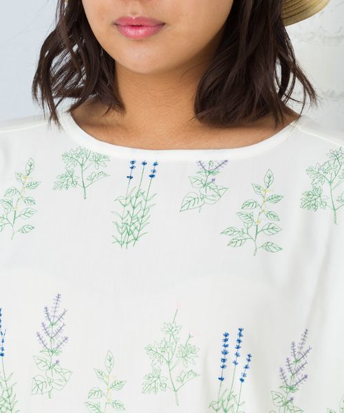 sabstreet my standard(サブストリートマイスタンダード)の「布帛切り替え刺繍カットソー【9号(M)~15号(3L)】(Tシャツ/カットソー・レディース・ホワイト系その他2/ブルー系その他/ブルー系その他2/ホワイト系その他・15号/9号)」の7枚目の写真