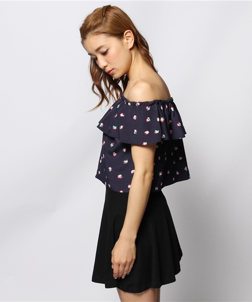 ROSE BUD（ローズバッド）の「S-LBL-14105 OFF SHOULDER RUFFLE BLOUSE（シャツ/ブラウス・レディース・アイボリー/ネイビー・ONE SIZE）」の7枚目の写真