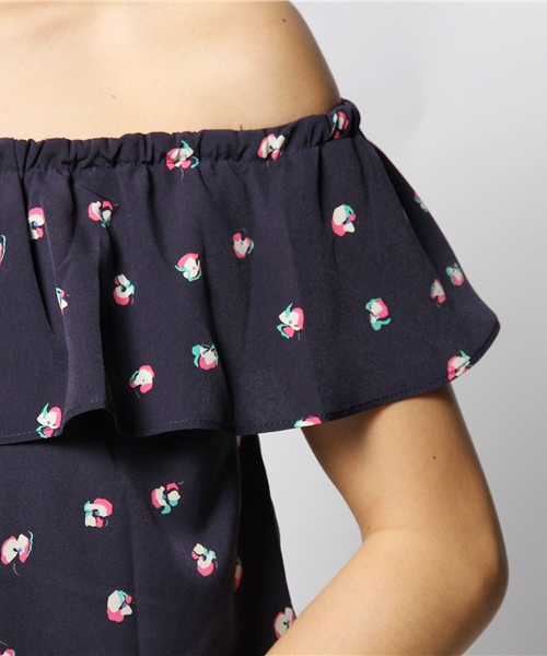 ROSE BUD（ローズバッド）の「S-LBL-14105 OFF SHOULDER RUFFLE BLOUSE（シャツ/ブラウス・レディース・アイボリー/ネイビー・ONE SIZE）」の3枚目の写真