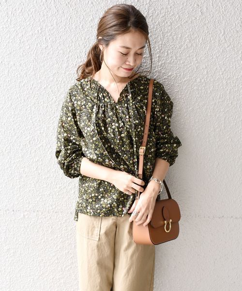 liflattie ships（リフラティ シップス）の「liflattie ships:リバティシャーリングスモック（シャツ/ブラウス・レディース・ブラック/ピンク/オリーブ・SMALL/MEDIUM）」の11枚目の写真