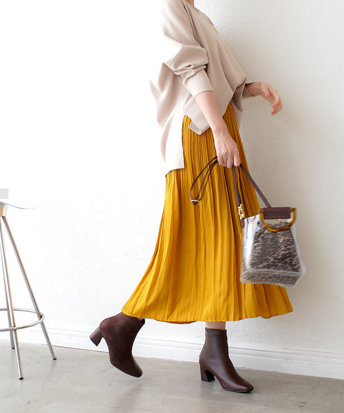 AmiAmi（アミアミ）の「スクエアトゥ異素材切り替えショートブーツ（ブーツ・レディース・ブラック/ダークブラウン/ベージュ/アイボリー・LL/S/M/L）」の12枚目の写真