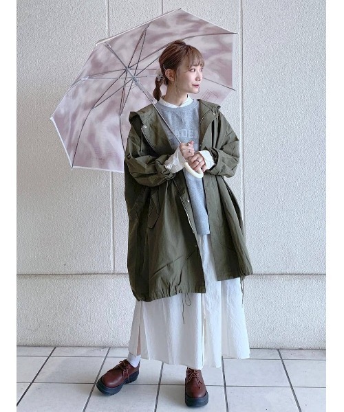 niko and...(ニコアンド)の「オリジナルタイダイ柄ビニール傘(長傘・レディース・ベージュ/ブルー・0)」の20枚目の写真