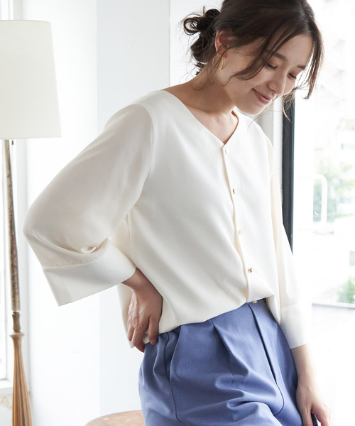 ROPE' PICNIC（ロペピクニック）の「【WEB限定カラー:ブラック、ラベンダー】【2WAY】袖シアーブラウス（シャツ/ブラウス・レディース・ピンク系その他2/カーキ/ブラック/ネイビー/オフホワイト/ダークラベンダー・38/40）」の2枚目の写真