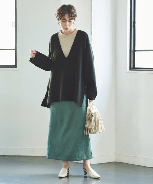 titivate(ティティベイト)の「ストレートスリーブVネックニット(ニット/セーター・レディース・アイボリー/グレイッシュベージュ/ブラック/ライトグリーン・FREE)」の1枚目の写真