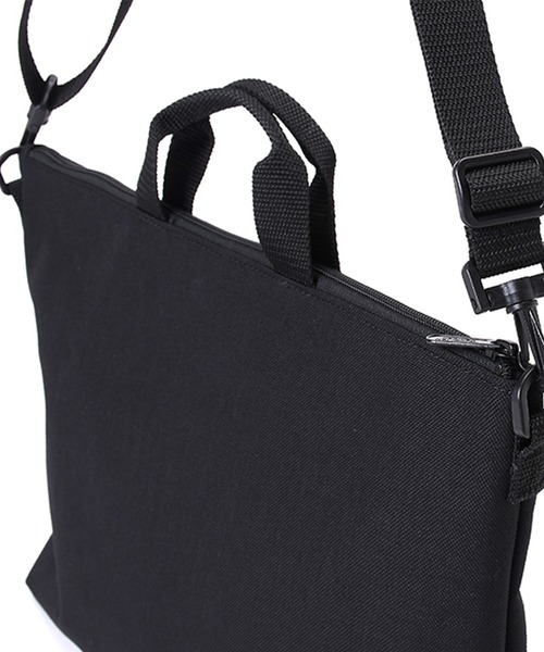 Manhattan Portage(マンハッタンポーテージ)の「Helmsley Bag(ショルダーバッグ・メンズ・ブラック・SMALL)」の9枚目の写真