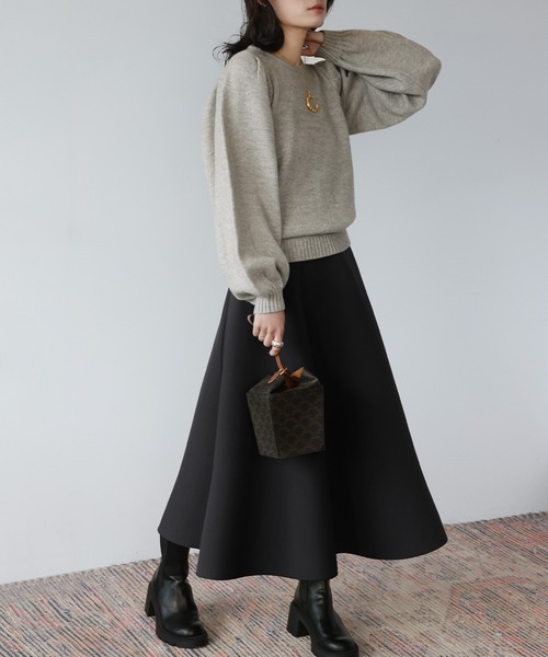 ELFRANK（エルフランク）の「ボンディングボリュームフレアロングスカート（スカート・レディース・イエロー/ラベンダー/グリーン/カーキ/ブラック/テラコッタ/グレイッシュベージュ/ネイビー・M/L）」の15枚目の写真