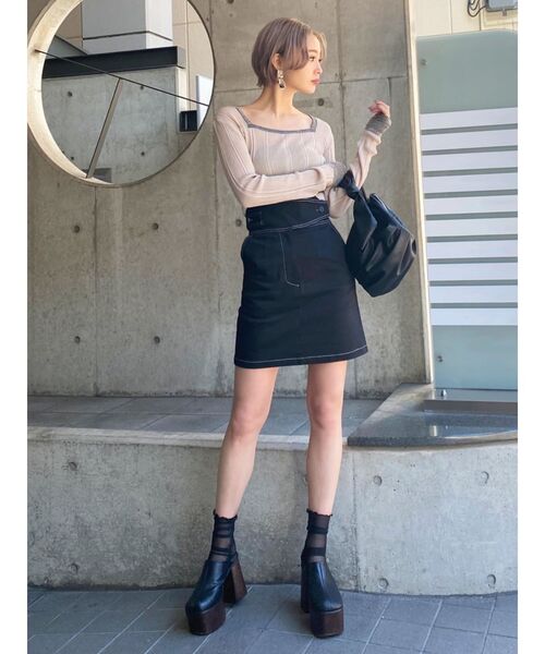 EMODA（エモダ）の「ワイドスクエアリブニット（ニット/セーター・レディース・ライトブルー/ブラック/ベージュ・FREE）」の5枚目の写真