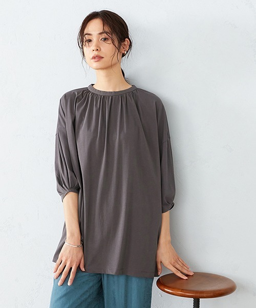 COMME CA ISM(コムサイズム)の「ボリュームスリーブ チュニックカットソー(Tシャツ/カットソー・レディース・ベージュ/ダークブラウン/カーキ/ライラック・MEDIUM/LARGE)」の2枚目の写真