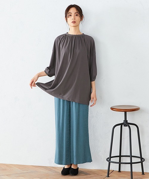 COMME CA ISM(コムサイズム)の「ボリュームスリーブ チュニックカットソー(Tシャツ/カットソー・レディース・ベージュ/ダークブラウン/カーキ/ライラック・MEDIUM/LARGE)」の5枚目の写真