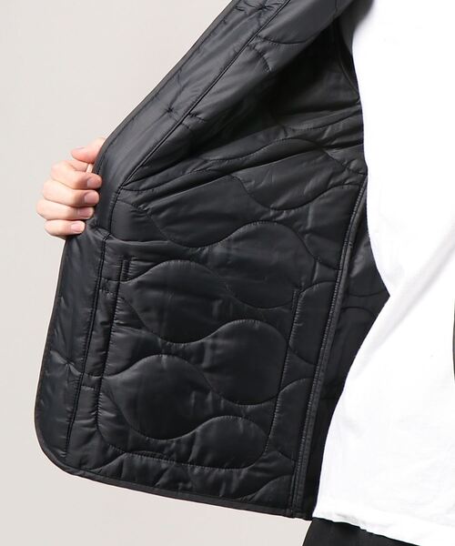 B'2nd（ビーセカンド）の「FILA×PROJECT 7 (フィラ×プロジェクト 7) BTS着用 バックロゴキルティングジャケット（ブルゾン・メンズ・ブラック・MEDIUM/LARGE）」の4枚目の写真