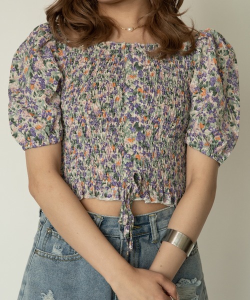 yuue' ( wear )(ユーイ)の「シャーリング総柄パフスリーブトップス(Tシャツ/カットソー・レディース・パープル/イエロー・FREE)」の2枚目の写真