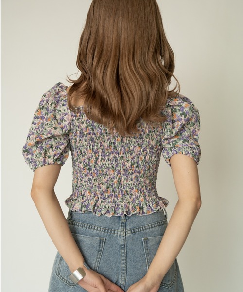 yuue' ( wear )(ユーイ)の「シャーリング総柄パフスリーブトップス(Tシャツ/カットソー・レディース・パープル/イエロー・FREE)」の7枚目の写真