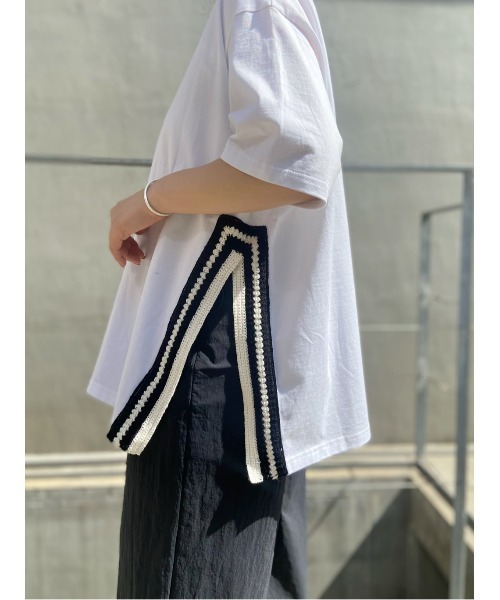 BEARDSLEY（ビアズリー）の「かぎ針サイドスリットT（Tシャツ/カットソー・レディース・ホワイト/ブラック・FREE）」の5枚目の写真