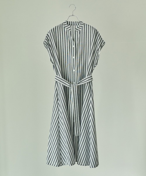 ECRIRE（エクリール）の「ストライプシャツワンピース（シャツワンピース・レディース・ブラック/ベージュ/ブルー・フリー）」の5枚目の写真