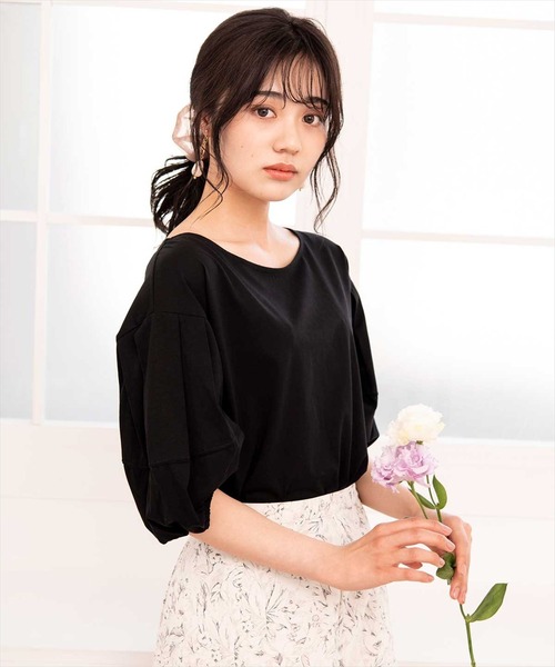 WILLSELECTION(ウィルセレクション)の「シルケット天竺ボリュームスリーブ飾り釦トップス(Tシャツ/カットソー・レディース・ライトベージュ/ブラック/オフホワイト/ブラック系その他4/ピンク・MEDIUM)」の2枚目の写真