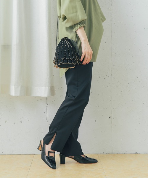 URBAN RESEARCH ROSSO WOMEN(アーバンリサーチ ロッソ)の「サイドジップスリットパンツ(その他パンツ・レディース・ブラック/モカ・38/36)」の2枚目の写真