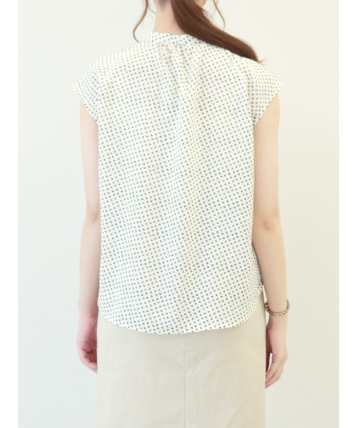 Te chichi（テチチ）の「ランダム幾何柄ボウタイブラウス（シャツ/ブラウス・レディース・オフホワイト/ネイビー・ﾌﾘ-）」の6枚目の写真