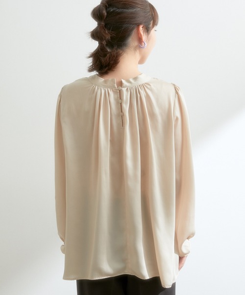 VIS（ビス）の「【前後2WAY】サテンとろみギャザーブラウス（シャツ/ブラウス・レディース・ブラック/ベージュ/オフホワイト/パープル系その他・FREE）」の15枚目の写真